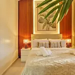 Elegant Coastal Retreat With Private Terrace & Pool Access