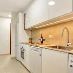 Elegant Coastal Retreat With Private Terrace & Pool Access كاليتا ذي فوستي