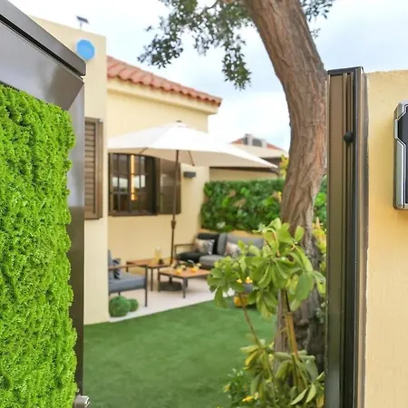 Elegant Coastal Retreat With Private Terrace & Pool Access Caleta De Fuste