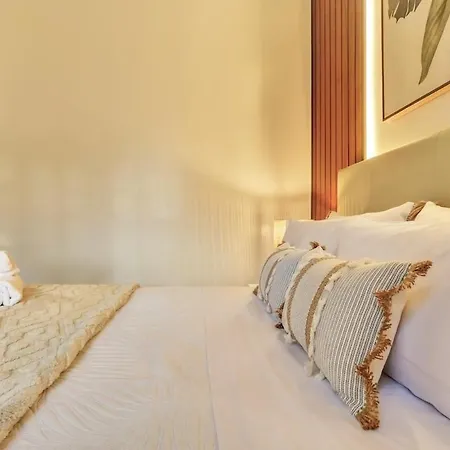 Ferienhaus Elegant Coastal Retreat With Private Terrace & Pool Access Caleta De Fuste