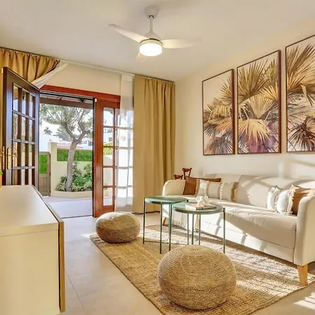 Elegant Coastal Retreat With Private Terrace & Pool Access Caleta De Fuste