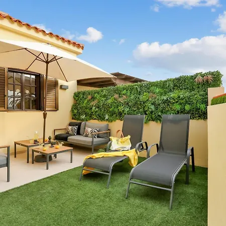 Elegant Coastal Retreat With Private Terrace & Pool Access Caleta De Fuste